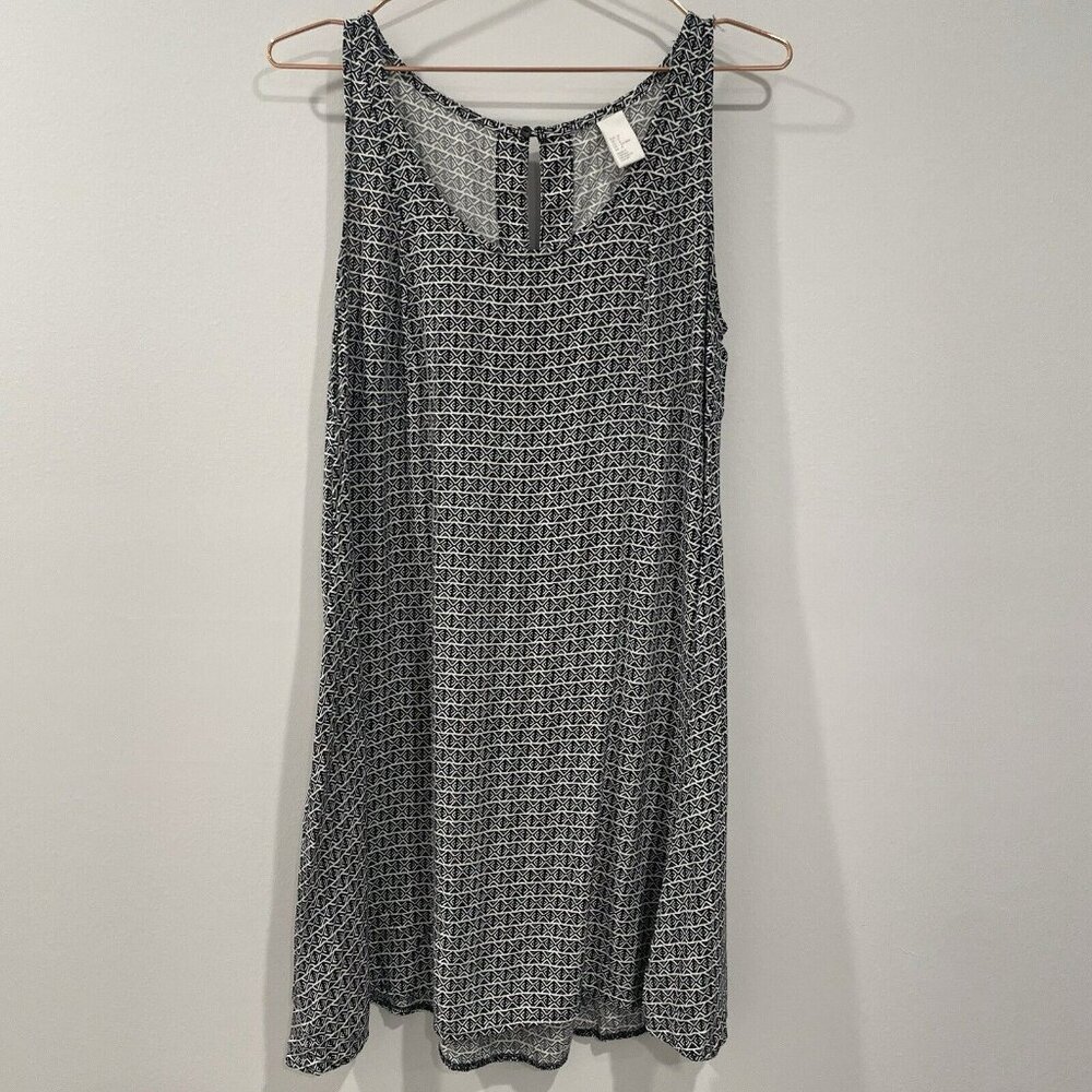 H&M Geometric White Black Keyhole Back Sleeveless A-line Dress Size 8